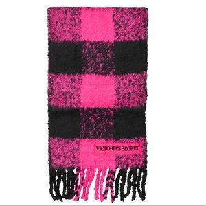 Plush Buffalo Check Scarf 🧣 Fuchsia & Black
